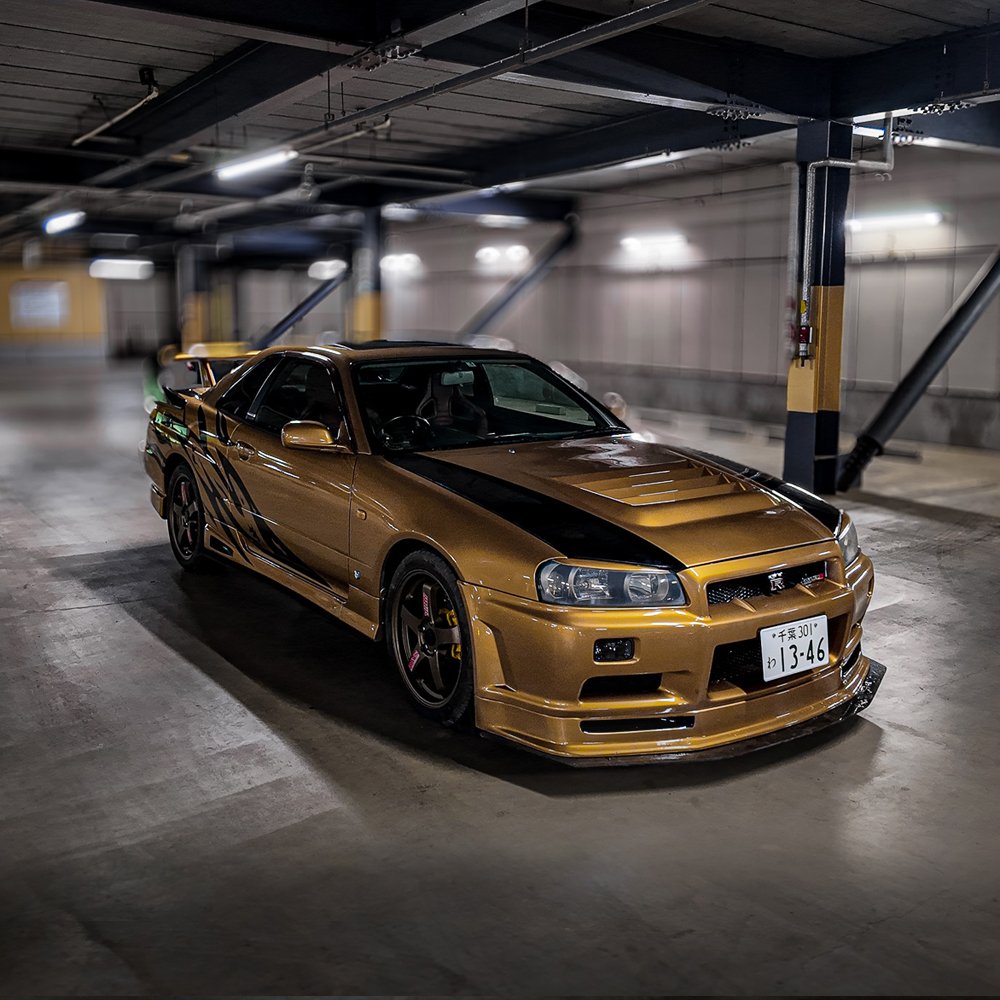 Nissan Skyline R34 – Gold GT-R Body kit Edition